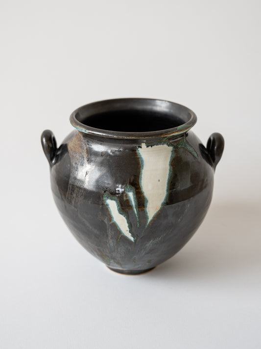 Black petit vase Quiet Bloom
